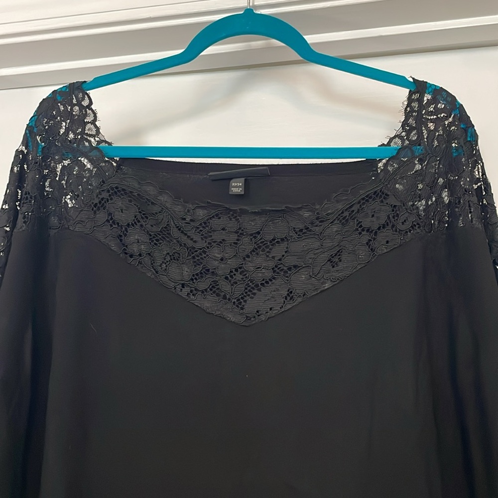 LB sweater - Picture 2 of 5